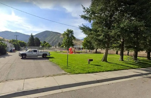 Lower Rattlesnake Apartment | Apartment with Hot Tub and Sauna Near UM/Downtown