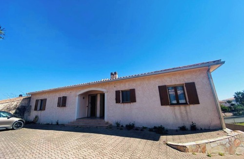 Solenzara Apartment | Apartments in private residence with sea view, quiet and close to shops and beaches.