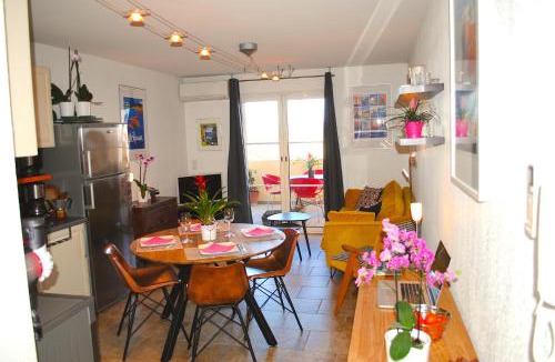 L'Ile-Rousse Apartment | APPART CLIMATISE/TERRASSE A 2 MIN DE LA PLAGE