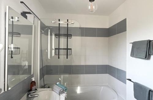 Poggio-Mezzana Apartment | Appartement cosy avec wifi en bord de mer