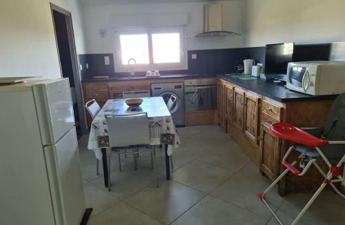 Ghisonaccia Apartment | Appartement de détente et vue sur montagnes