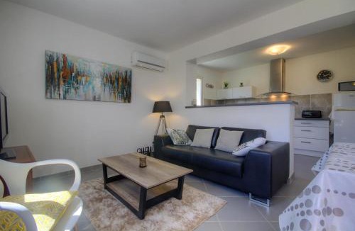 Taglio-Isolaccio Apartment | Appartement moderne avec vue sur montagne à Taglio-Isolaccio