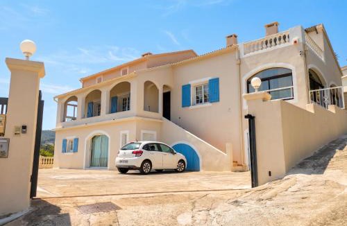 Bastia Apartment | Appartement spacieux à Bastia avec vue mer et montagne.