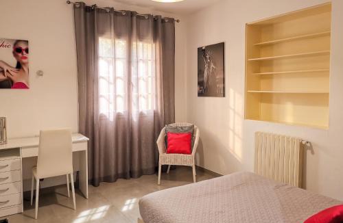 Bastia Apartment | Appartement spacieux à Bastia avec vue mer et montagne.