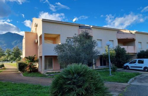 Santa-Maria-Poggio Apartment | Appartement T2 dans résidence avec piscine