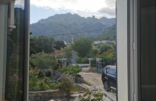 Calenzana Apartment | Appartement T3 entre mer et montagne avec beau jardin