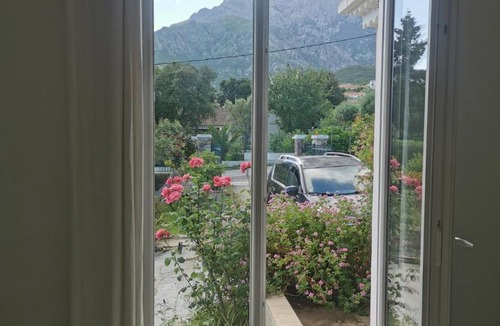 Calenzana Apartment | Appartement T3 entre mer et montagne avec beau jardin