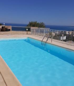 Bastia Apartment | Appartement Vue Mer à Bastia, terrasse et piscine privée.