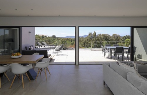 Lecci Villa | Architect Villa, 180 ° Panorama Sea and Maquis, Pool, 5 bedrooms, air-conditioned
