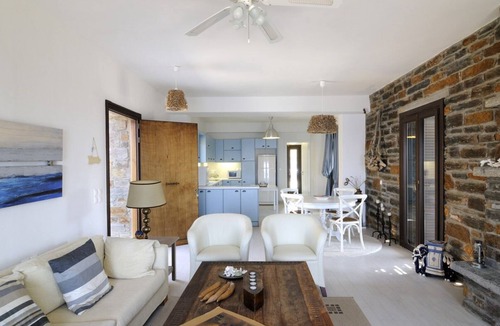 Pisses Villa | Are you in too much? Idealle sea solution for 18-24 people. KeaVillaRent
