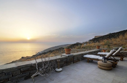 Pisses Villa | Are you in too much? Idealle sea solution for 18-24 people. KeaVillaRent