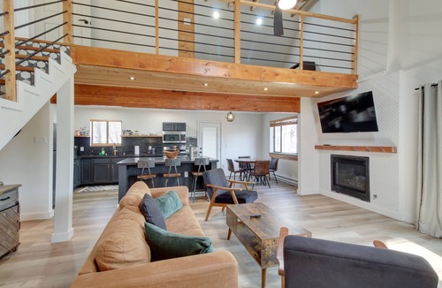 Pinetop-Lakeside Cottage | Arizona Getaway w/Fire Pit, BBQ & On-site Lake!