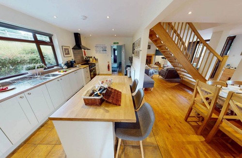 Godshill House | Arniss - sleeps 20 guests in 9 bedrooms