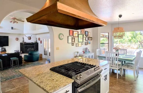 Sierra Vista House | Arte Refuge