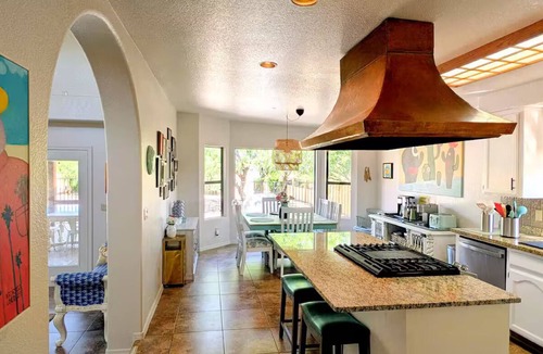 Sierra Vista House | Arte Refuge