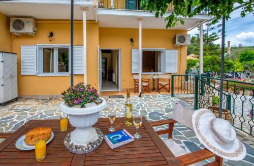 Longos Villa | Arthur House