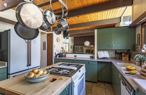 Three Rivers House | Artist’s Oasis Spacious Mid-Century Home Private Pool + Sauna Near Sequoia