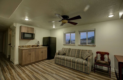 Enoch House | As You Like It.To Stay or Not to Stay? That is the question! Fully Renovated!