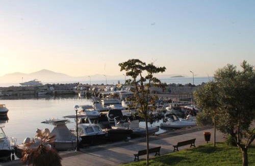 Varkiza Apartment | Athens Riviera coast apartment