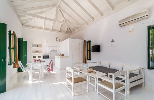 Halki Hotel | Atlantis Houses