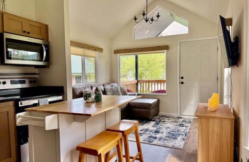 Sagle House | Atlas Retreat: Hot Tub, Sauna, Cold Plunge