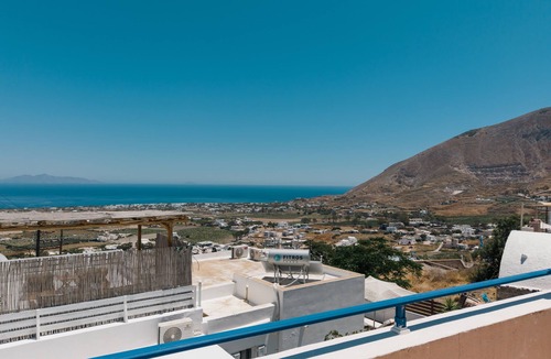Exo Gonia House | Aura Santorini – The Retreat by ΜΡS