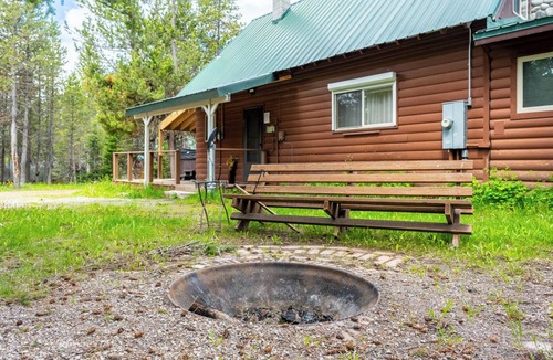 Island Park Cabin | Authentic Cozy Island Park Family Cabin w/Hot Tub and near Yellowstone