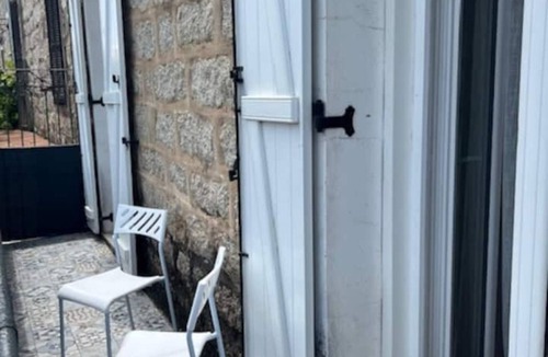 Levie Apartment | Authentic stay in the heart of lLevie - Warm, air-conditioned F3 apartment
