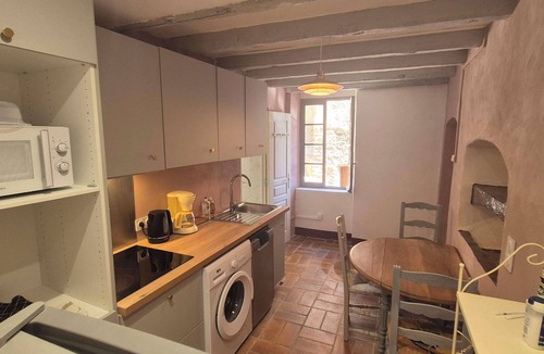 Lama Apartment | Authentic stone house in the heart of a medieval village · sea 20 min away
