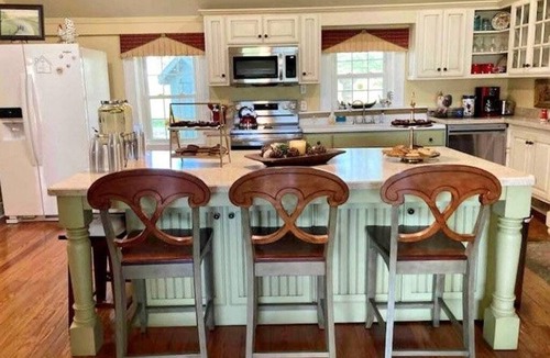 Bardstown House | Availability for Kentucky Bourbon Festival 2026!
