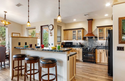 West Sedona House | Avalon West, Red Rock Views From Every Room, Near Hiking, Peaceful