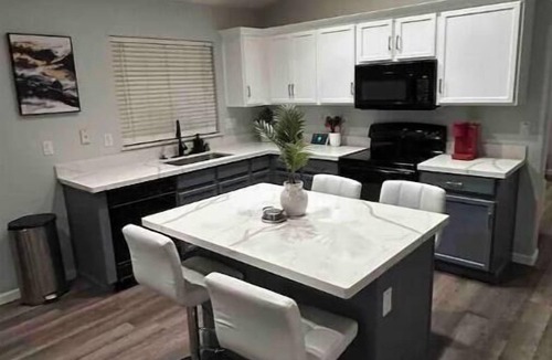 Crystal Gardens House | Avondale Getaway