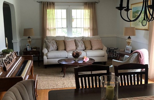 Watch Hill House | Avondale Sunset, an immaculate personal home that is three minutes from WH!