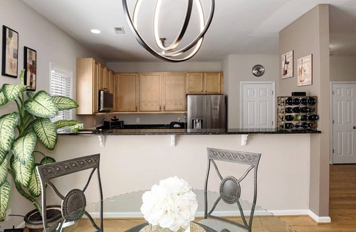 North Raleigh House | Awesome 3-bedroom townhome with AC in charming Raleigh