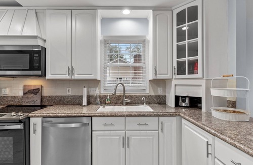 Wilmington House | Awesome Pool, Hot Tub & Amazing Arcade! No cleaning fee! 4 BD Paradise