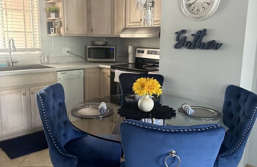 Haven Green Valley East Villa | ~AZ~1BR & pullout, Very Nice, Newly Renovated, with washer, dryer, & dishwasher.