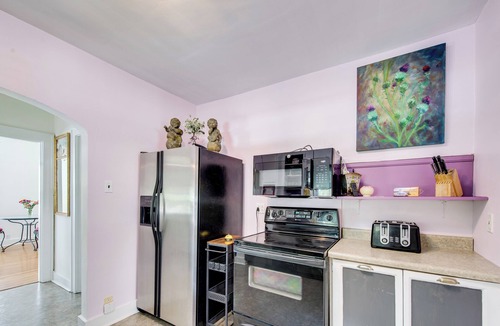 Lebanon House | 'Baby Grand on Main' Lebanon Home w/Game Room!