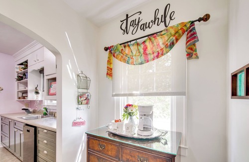 Lebanon House | 'Baby Grand on Main' Lebanon Home w/Game Room!