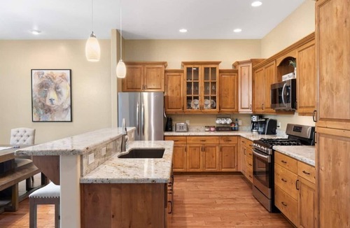 Show Low Cabin | Backs forest for amazing views , fun for all ages -by Alo Vacations.