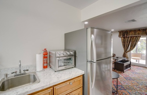 Bakersfield Apartment | Bakersfield Vacation Rental ~ 5 Mi to Downtown!