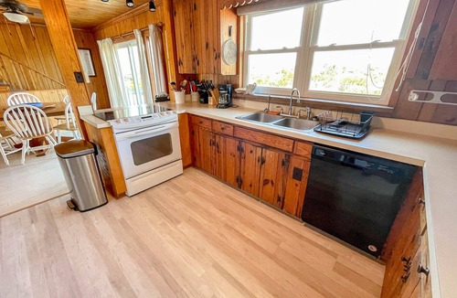 Topsail Beach House | Barnacle: Pet-Friendly Ocean Escape
