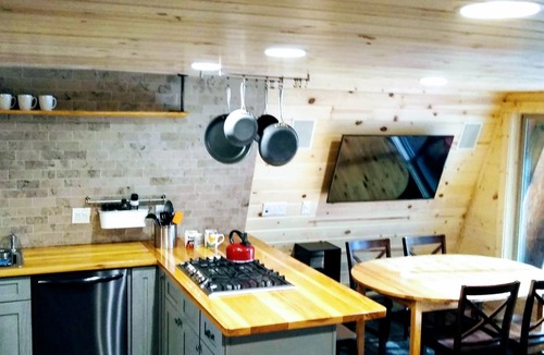 Island Park House | Basecamp @ Island Park - Completely renovated - 25 min to Yellowstone