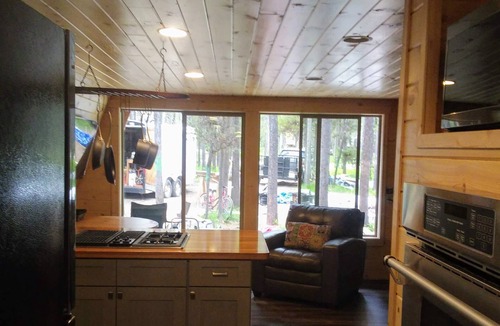 Island Park House | Basecamp @ Island Park - Completely renovated - 25 min to Yellowstone