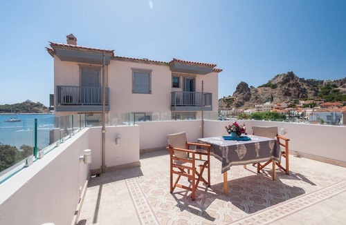 Myrina Apartment | Basil Room - Limnos Experience