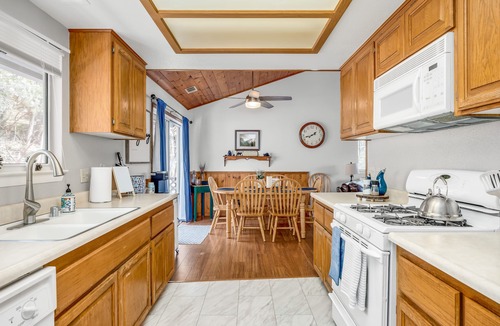 Bass Lake Cabin | Bass Lake Cabin—Game Room—BBQ—5:4—Boat Slip