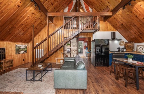 Oakhurst Cabin | Bass Lake Chalet- A Frame w/Hot Tub