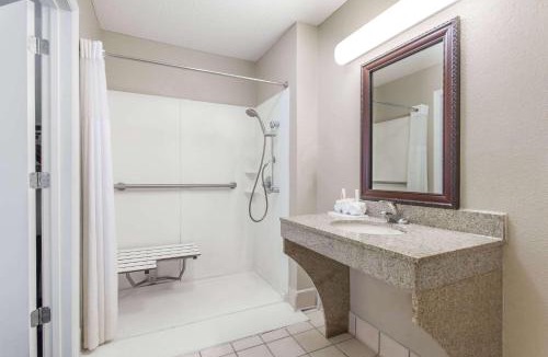 Manning Hotel | Baymont by Wyndham Manning