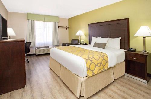 Estrella Hotel | Baymont by Wyndham Phoenix I-10 near 51st Ave