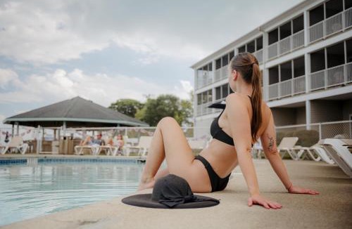 Put-in-Bay Hotel | Bayshore Resort Downtown Put-in-Bay Island