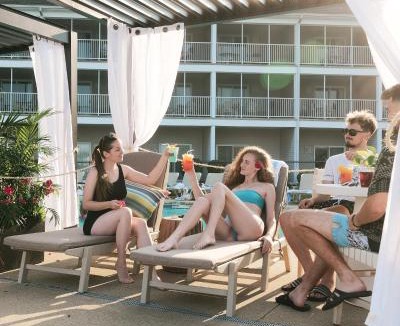 Put-in-Bay Hotel | Bayshore Resort Downtown Put-in-Bay Island